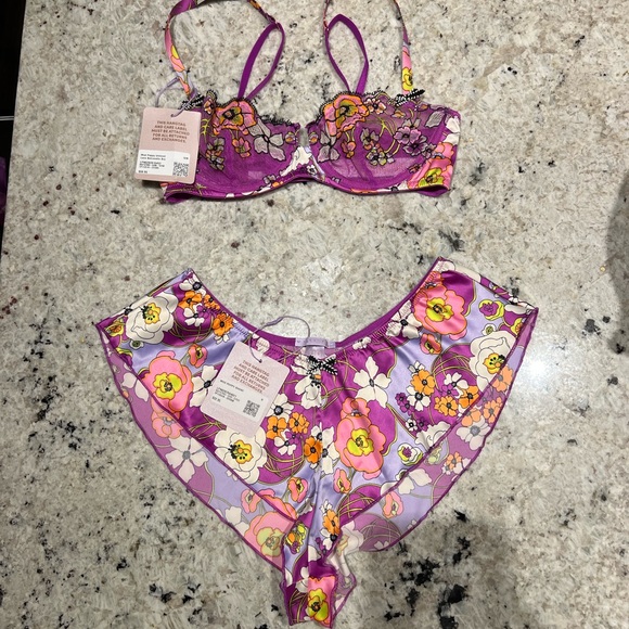 Savage X Fenty Other - Savage X Fenty Mod Poppy Unlined Lace Balconette Bra and Short Set